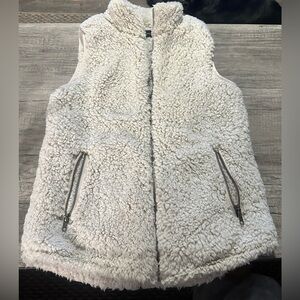 Love Tree White Fuzzy Vest Size Small